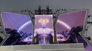 Os palcos e produções do Offer Nissim (ou Offra, como é conhecido carinhosamente em Israel) são incomparáveis!