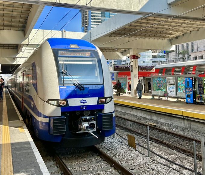 Frente do trem de Tel Aviv à Jerusalém