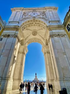 O majestoso Arco da Rua Augusta na Baixa de Lisboa