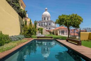 A espetacular piscina do Tandern Palace Suítes, que tem vistas privilegiadas
