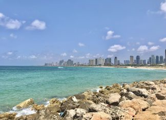 A costa do Orgulho de Tel Aviv vista de Jaffa