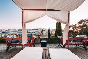 O fantástico deck do Torel Palace