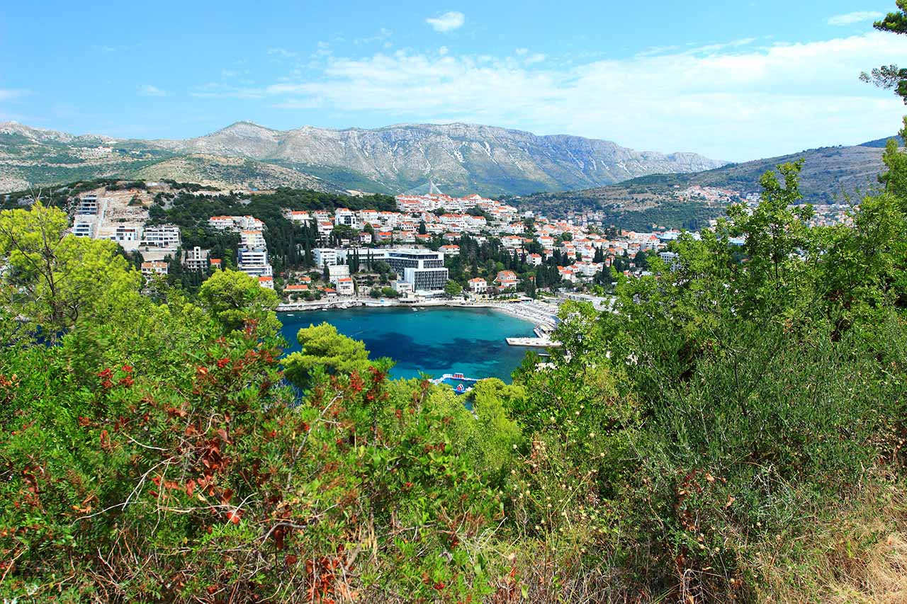 A Baía de Lapad, uma das praias mais famosas onde ficar em Dubrovnik