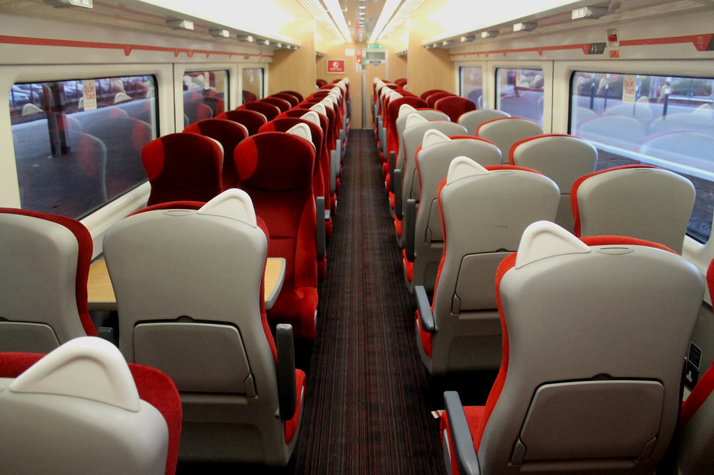 Interior do vagão de segunda classe do trem de Londres a Edimburgo