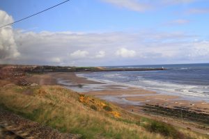 Paisagem da costa ao se aproximar da Escócia