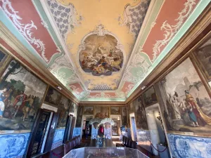 Um dos principais salões do museu contido na Catedral