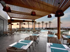 Área externa do Hard Rock Hotel em Ibiza