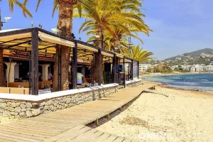 O Talamanca Harbour Club, na praia de Talamanca